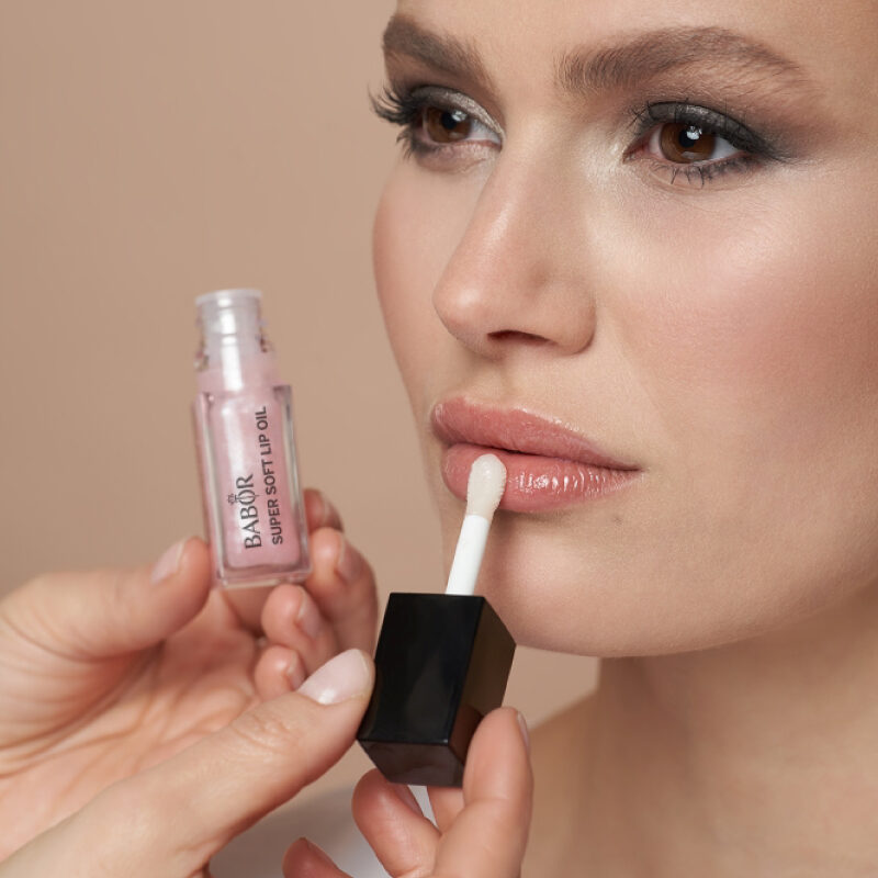 BABOR dekoratyvinė kosmetika_Aliejinis lūpų blizgis Super Soft Lip Oil 01 Pearl Pink_3